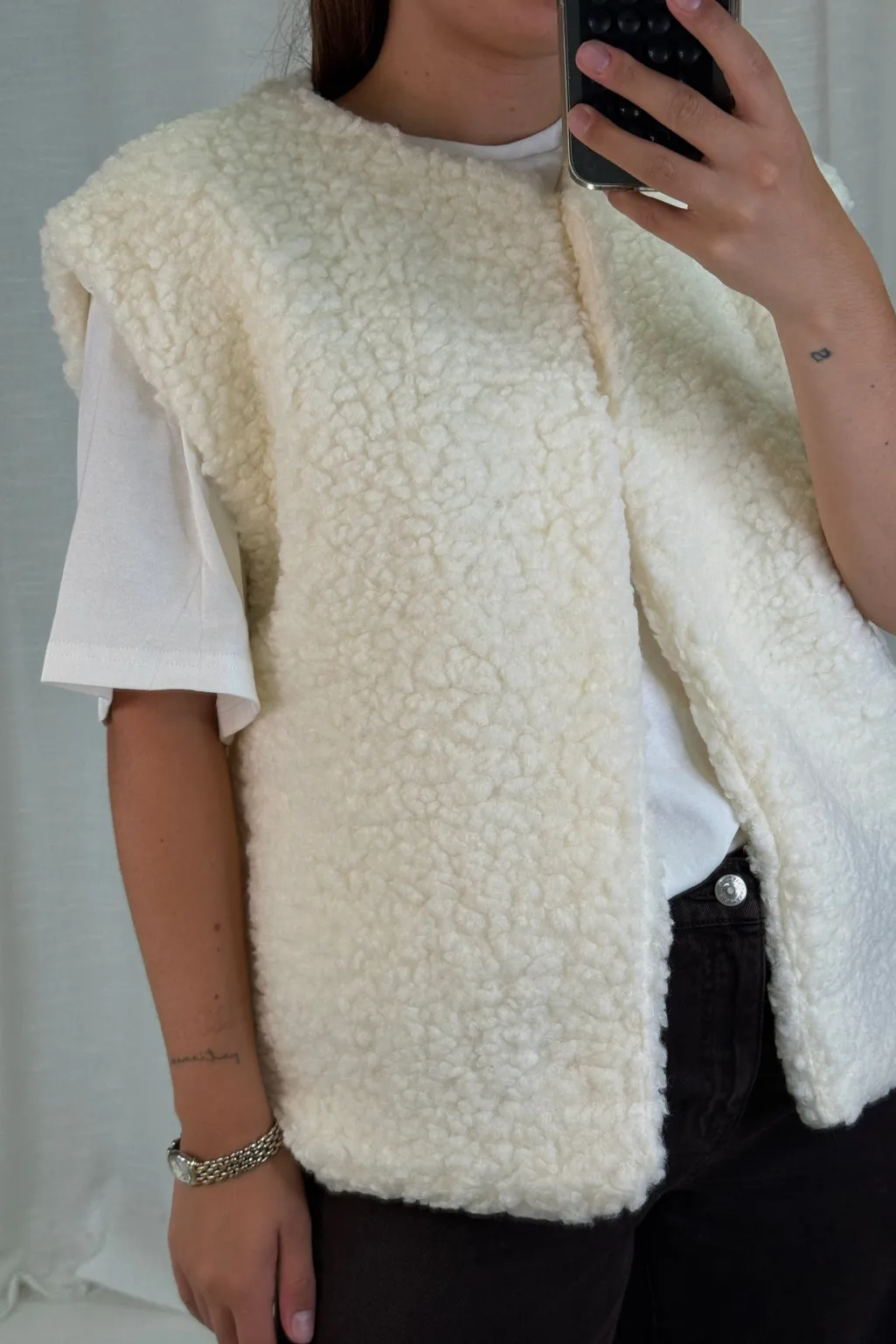 Aealicia Vest