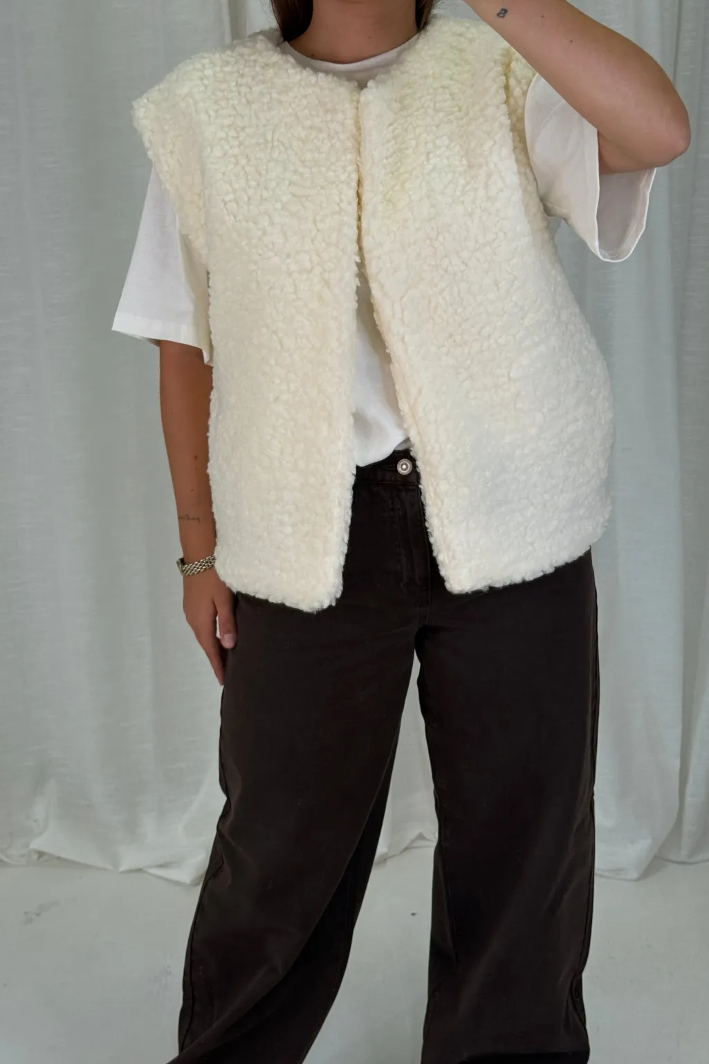 Aealicia Vest
