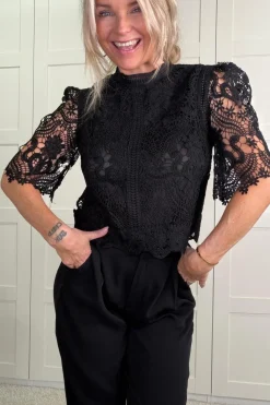 Aebrielle Blouse