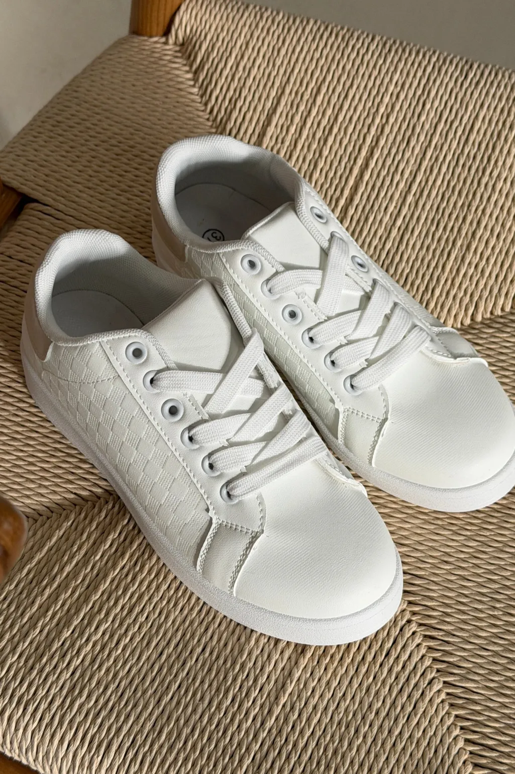 Blazalea Sneakers