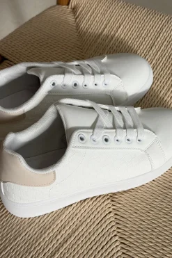 Blazalea Sneakers