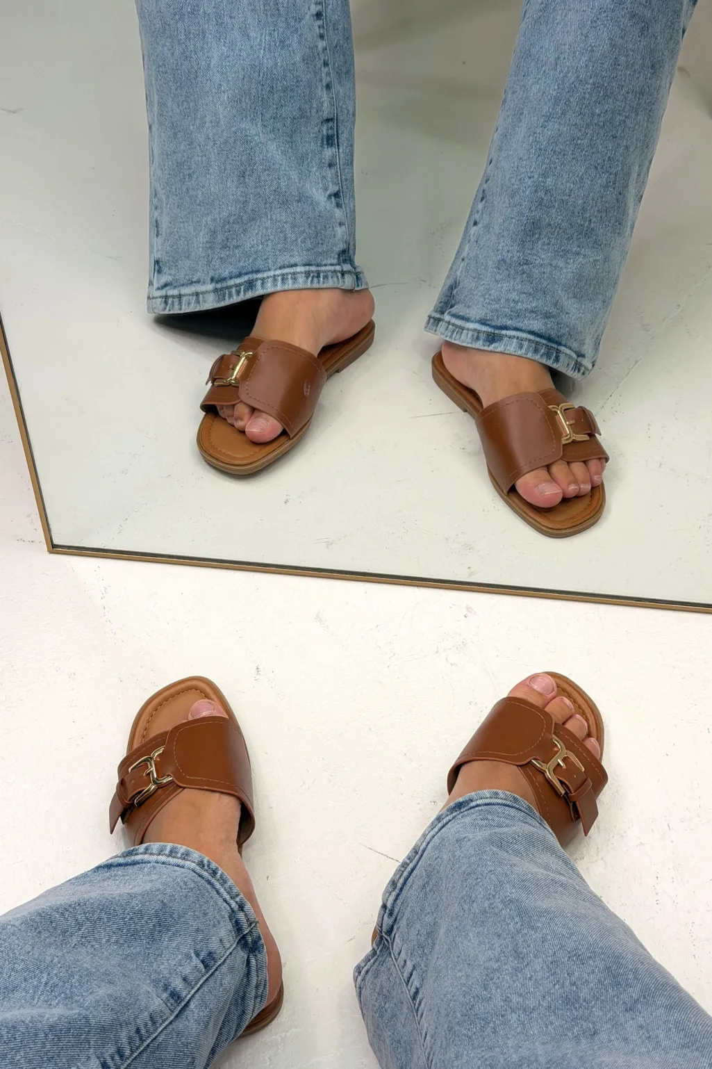 Bldaffodil Sandals