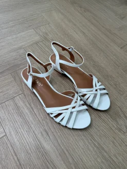 Blgeranium Sandals