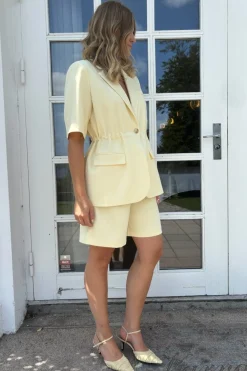 Yaslikka Shorts